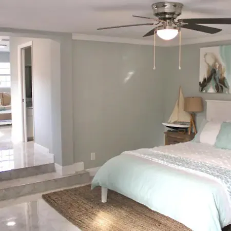 The Cove Studio Hotel